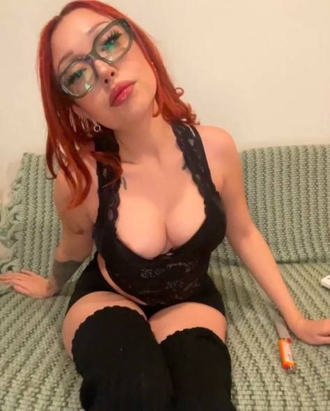 I accept payment in person text me   selling videos and FaceTime fun and I do sell party favors 🫦🍑💦 - Image 2